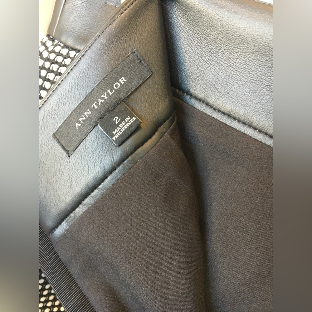 Skirt - Ann Taylor - Size 2 - Black Leather waist band - black and white skirt
